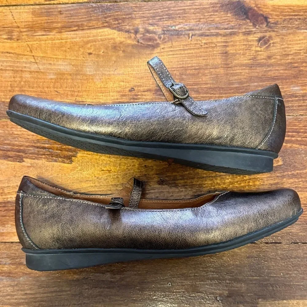 Taos Footwear step out